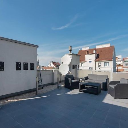 Ferienwohnung Grosse Terrasse, Klimaanlage Und U-Bahn Naehe Wien Exterior foto