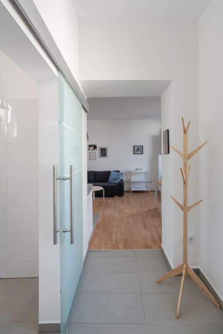 Ferienwohnung Grosse Terrasse, Klimaanlage Und U-Bahn Naehe Wien Exterior foto