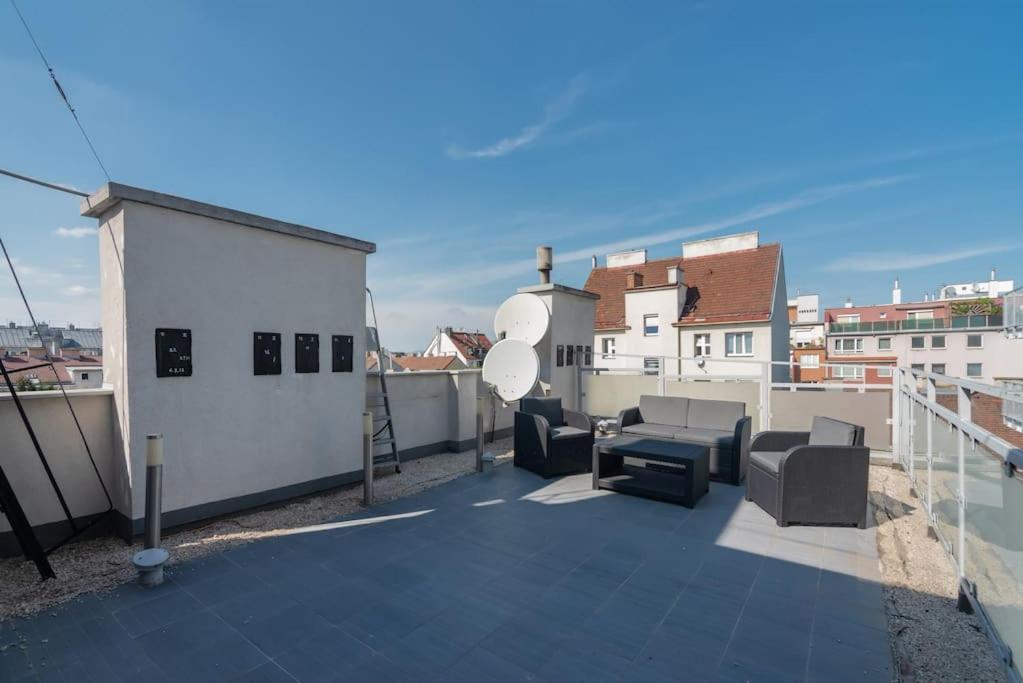 Ferienwohnung Grosse Terrasse, Klimaanlage Und U-Bahn Naehe Wien Exterior foto