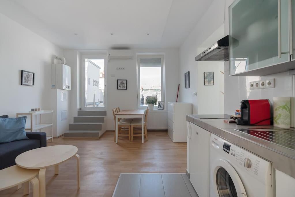 Ferienwohnung Grosse Terrasse, Klimaanlage Und U-Bahn Naehe Wien Exterior foto