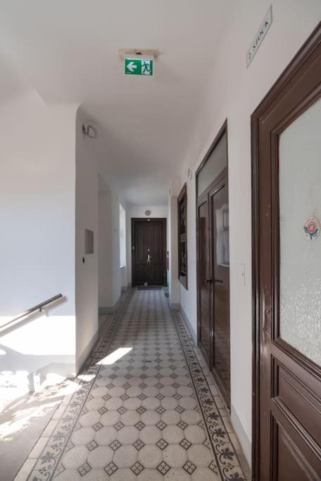 Ferienwohnung Grosse Terrasse, Klimaanlage Und U-Bahn Naehe Wien Exterior foto