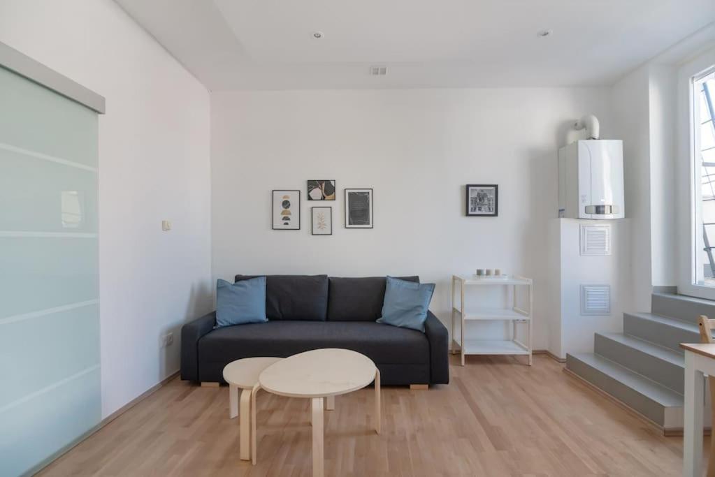 Ferienwohnung Grosse Terrasse, Klimaanlage Und U-Bahn Naehe Wien Exterior foto